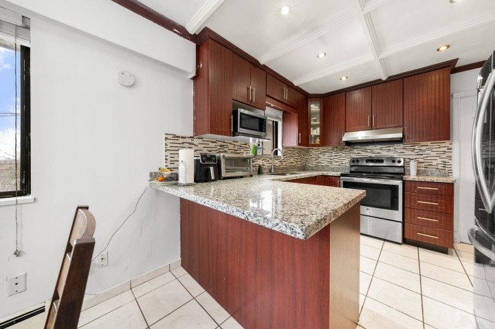 Photo 12 at 7882 Windsor Street, South Vancouver, Vancouver East