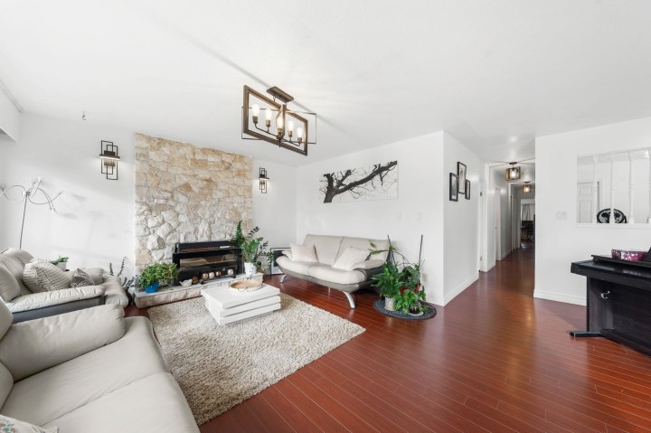 Photo 5 at 7882 Windsor Street, South Vancouver, Vancouver East