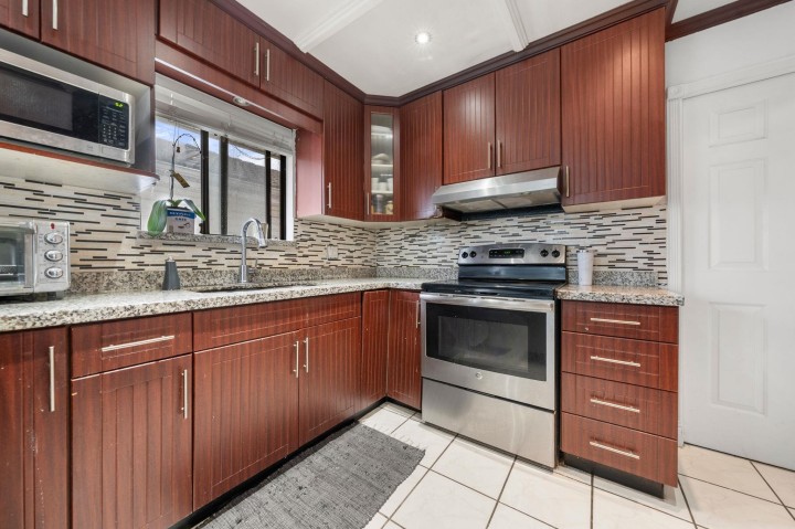 Photo 11 at 7882 Windsor Street, South Vancouver, Vancouver East