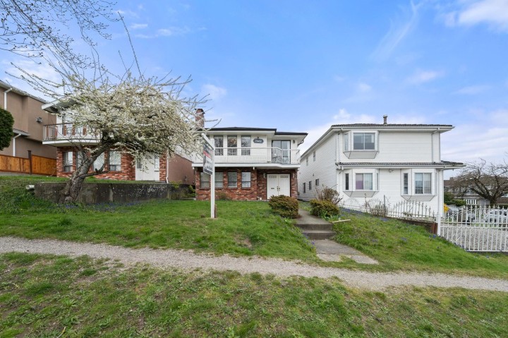 Photo 40 at 7882 Windsor Street, South Vancouver, Vancouver East