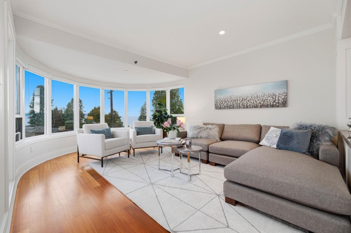 Photo 14 at 302 - 2455 Bellevue Avenue, West Vancouver