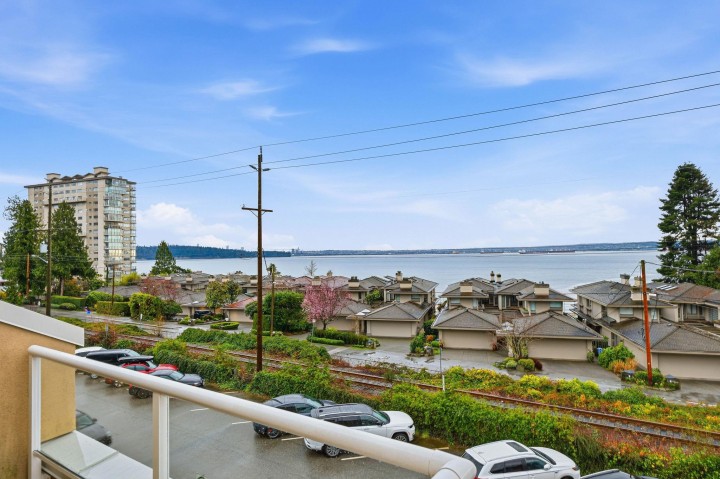Photo 29 at 302 - 2455 Bellevue Avenue, West Vancouver