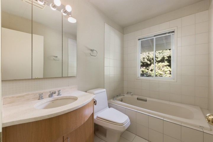 Photo 21 at 860 Fairmile Road, British Properties, West Vancouver