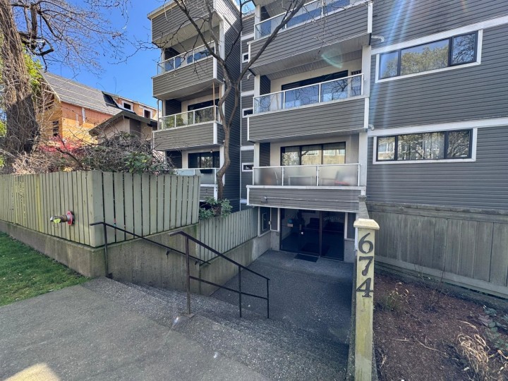 Photo 19 at 206 - 674 W 17th Avenue, Cambie, Vancouver West