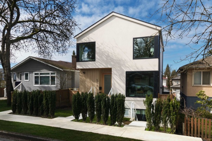 Photo 2 at 5319 Elgin Street, Fraser VE, Vancouver East