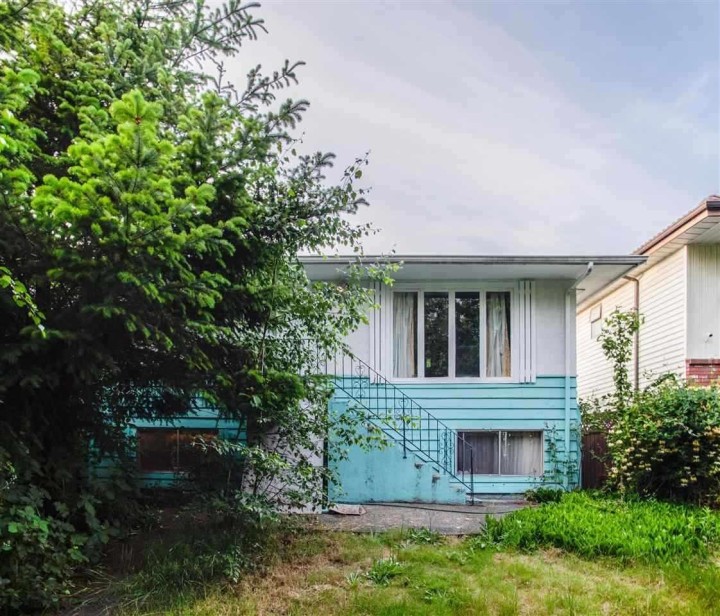 Photo 3 at 431 Se Marine Drive, South Vancouver, Vancouver East