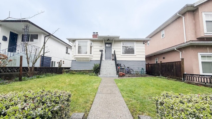 Photo 3 at 1939 E 39th Avenue, Victoria VE, Vancouver East