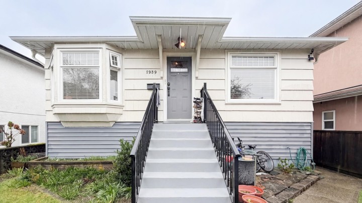 Photo 1 at 1939 E 39th Avenue, Victoria VE, Vancouver East