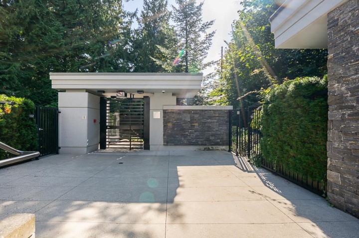 Photo 3 at 101 - 988 Keith Road, Park Royal, West Vancouver
