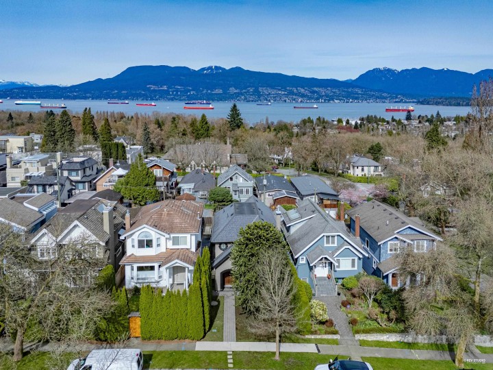 Photo 5 at 4009 W 11th Avenue, Point Grey, Vancouver West