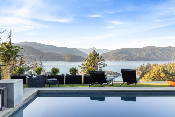 Photo 1 at 6252 Overstone Drive, Gleneagles, West Vancouver