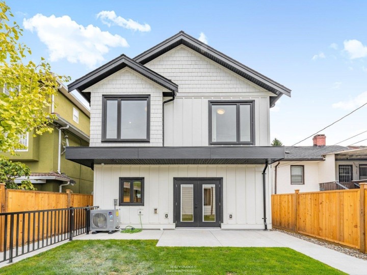 Photo 1 at 2 - 4257 Knight Street, Knight, Vancouver East