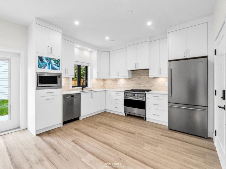 Photo 9 at 2 - 4257 Knight Street, Knight, Vancouver East
