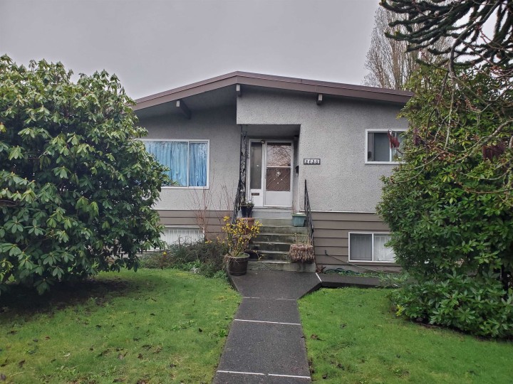 Photo 1 at 2638 E 49th Avenue, Killarney VE, Vancouver East