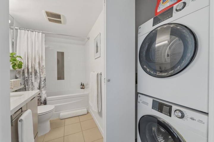 Photo 17 at 1707 - 1082 Seymour Street, Downtown VW, Vancouver West