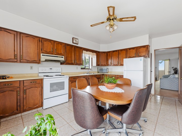 Photo 12 at 3690 Dundas Street, Hastings Sunrise, Vancouver East