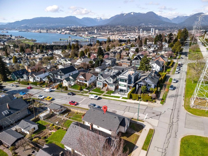 Photo 24 at 3690 Dundas Street, Hastings Sunrise, Vancouver East