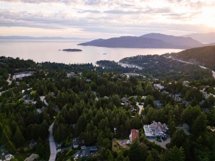 Photo 2 at 1 - 4665 Woodridge Place, Cypress Park Estates, West Vancouver