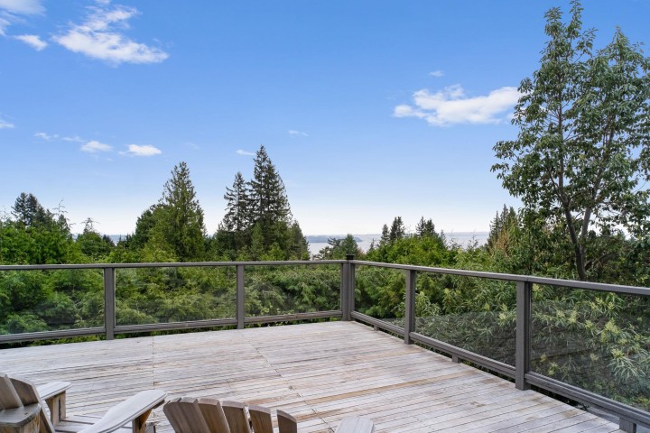 Photo 10 at 4607 Woodgreen Drive, Cypress Park Estates, West Vancouver