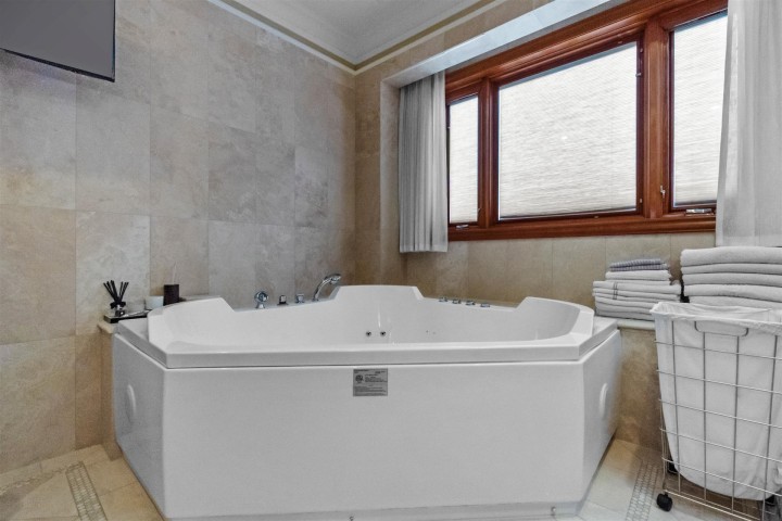 Photo 14 at 1155 W 54th Avenue, South Granville, Vancouver West