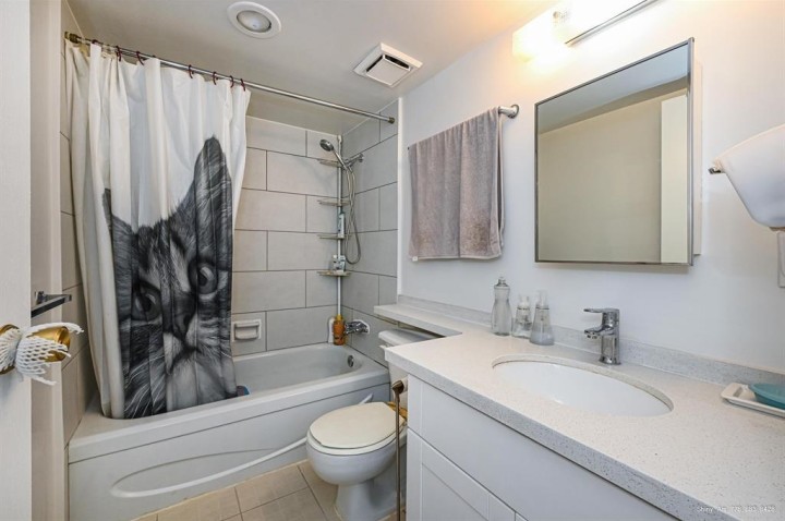 Photo 12 at 406 - 16 Lakewood Drive, Hastings, Vancouver East