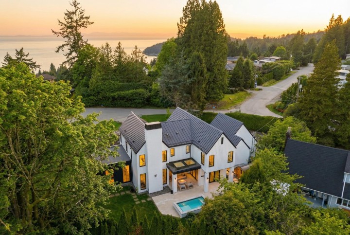 Photo 2 at 4050 Ripple Place, Bayridge, West Vancouver