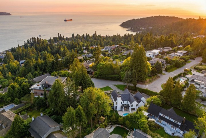 Photo 38 at 4050 Ripple Place, Bayridge, West Vancouver