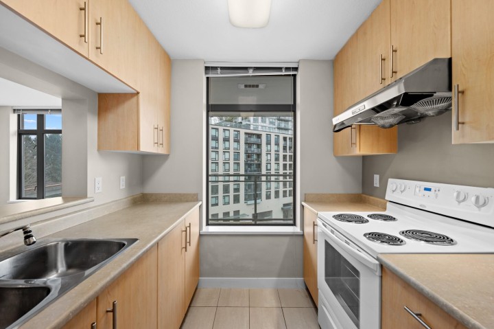 Photo 9 at 709 - 3660 Vanness Avenue, Collingwood VE, Vancouver East
