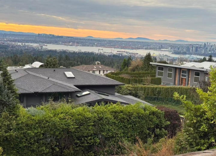 Photo 2 at 657 Andover Place, British Properties, West Vancouver