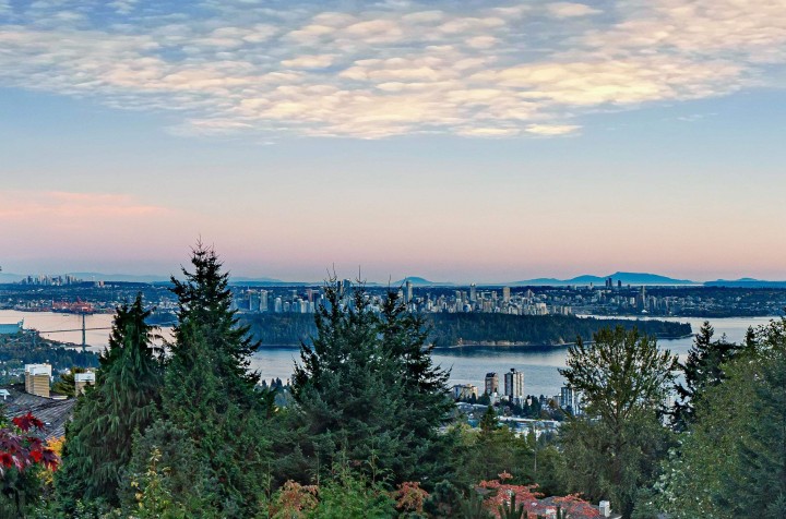 Photo 3 at 2398 Constantine Place, Panorama Village, West Vancouver