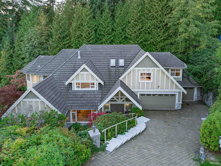 Photo 1 at 2398 Constantine Place, Panorama Village, West Vancouver