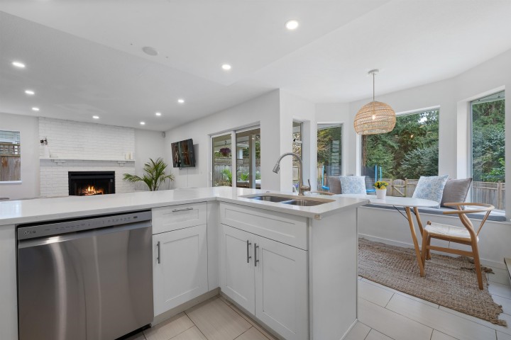 Photo 13 at 5636 Marine Drive, Eagle Harbour, West Vancouver