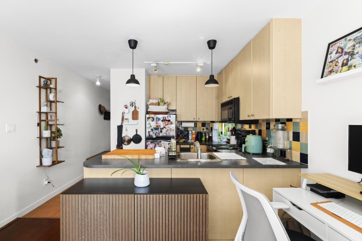 Photo 7 at 1105 - 819 Hamilton Street, Downtown VW, Vancouver West