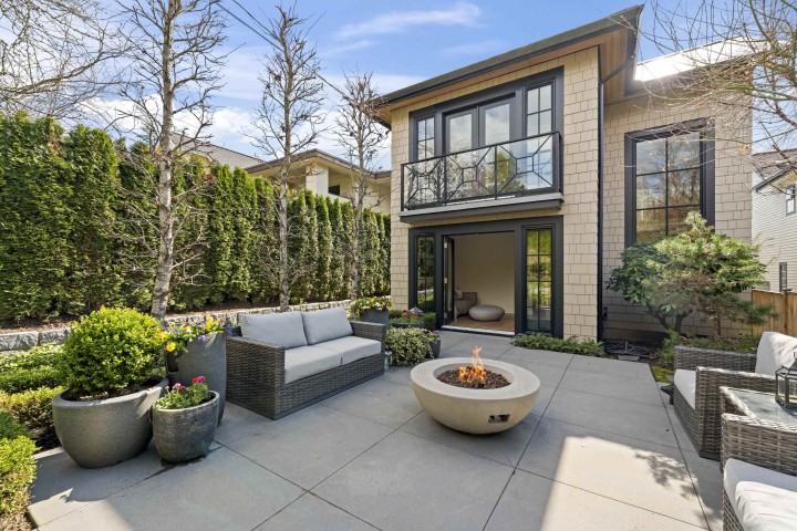 Photo 2 at 1230 Esquimalt Avenue, Ambleside, West Vancouver