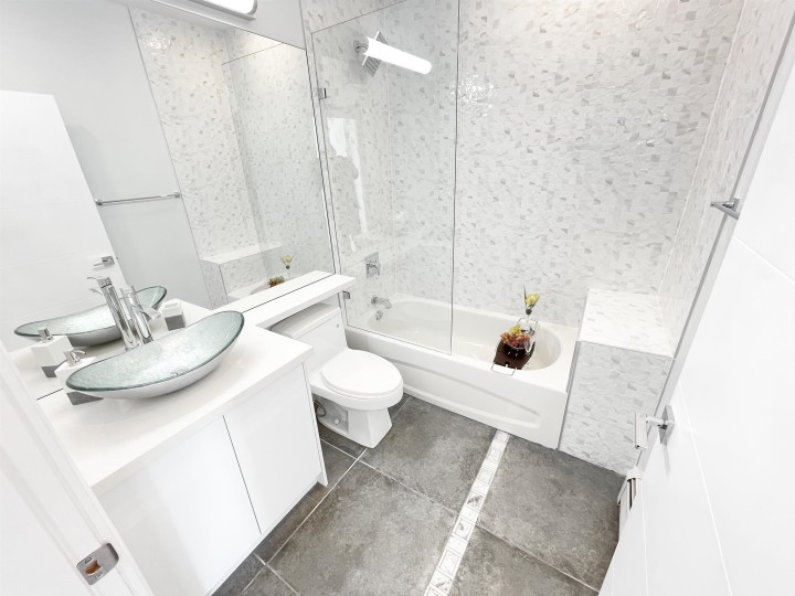 Photo 7 at 2460 E 19th Avenue, Renfrew Heights, Vancouver East