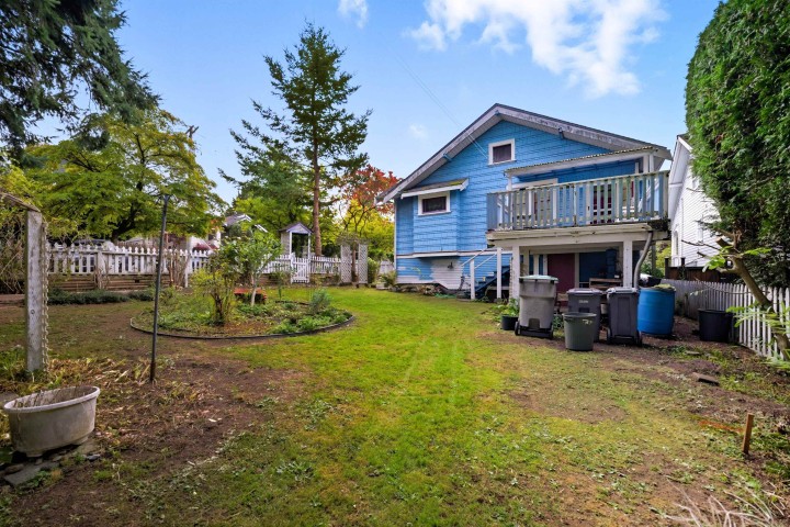 Photo 5 at 3791 Inverness Street, Knight, Vancouver East