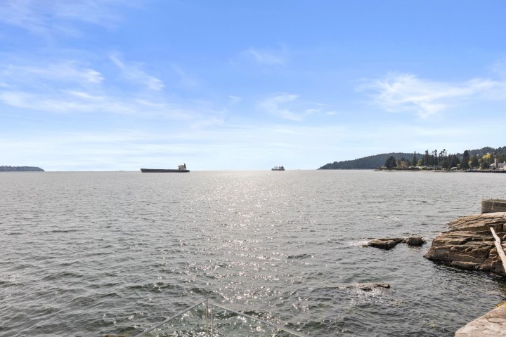 Photo 7 at 3906 Marine Drive, West Bay, West Vancouver