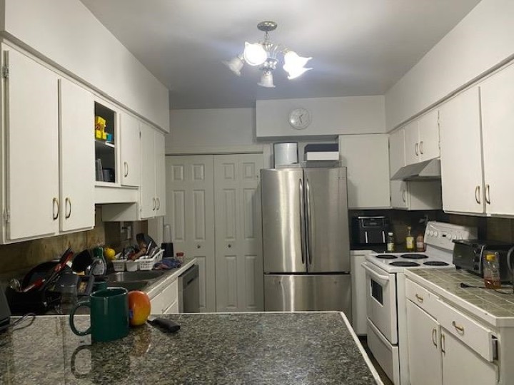 Photo 3 at 2520 E 24 Avenue, Renfrew Heights, Vancouver East