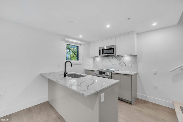 Photo 10 at 108 - 2085 E 1 Avenue, Grandview Woodland, Vancouver East