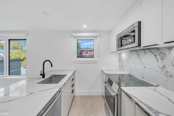 Photo 8 at 108 - 2085 E 1 Avenue, Grandview Woodland, Vancouver East