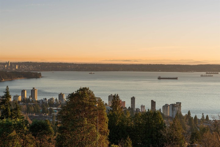 Photo 9 at 63 - 2212 Folkestone Way, Panorama Village, West Vancouver