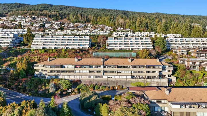 Photo 4 at 63 - 2212 Folkestone Way, Panorama Village, West Vancouver