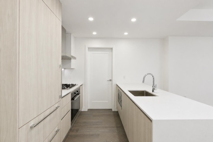 Photo 5 at 205 - 488 W 58th Avenue, South Cambie, Vancouver West