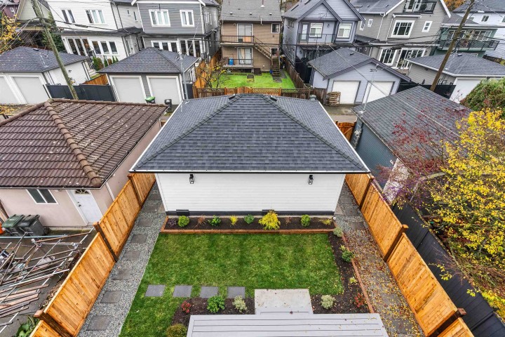 Photo 14 at 2 - 1822 E 14th Avenue, Grandview Woodland, Vancouver East