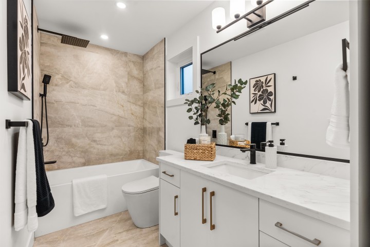 Photo 11 at 2 - 1822 E 14th Avenue, Grandview Woodland, Vancouver East