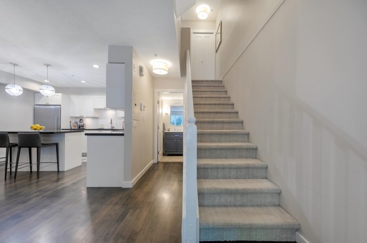 Photo 10 at 796 W 15th Avenue, Fairview VW, Vancouver West