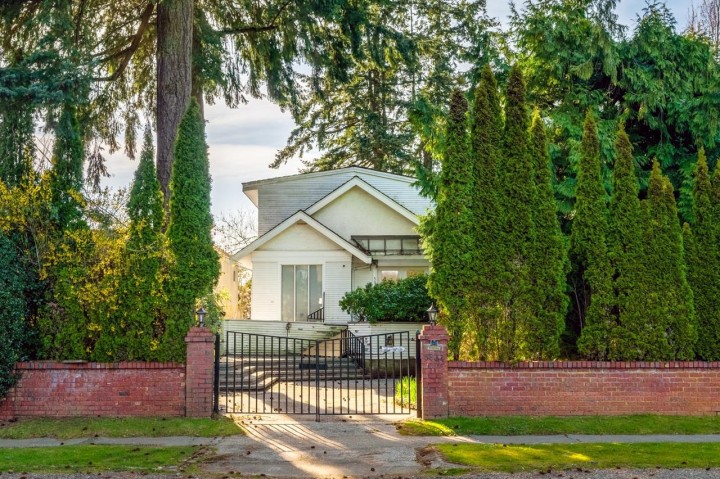 Photo 2 at 5833 Macdonald Street, Kerrisdale, Vancouver West