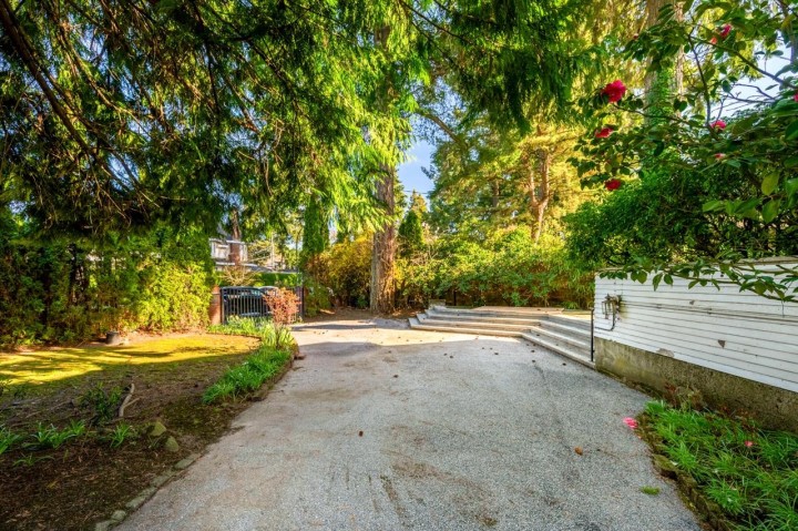 Photo 5 at 5833 Macdonald Street, Kerrisdale, Vancouver West