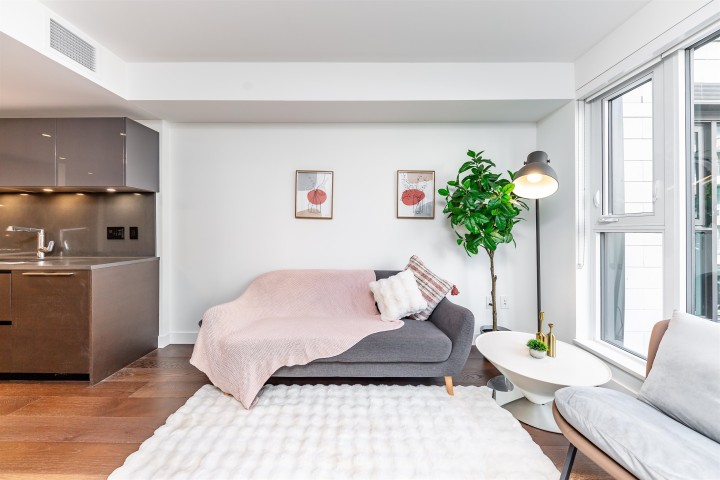Photo 7 at 201 - 1561 W 57th Avenue, South Granville, Vancouver West