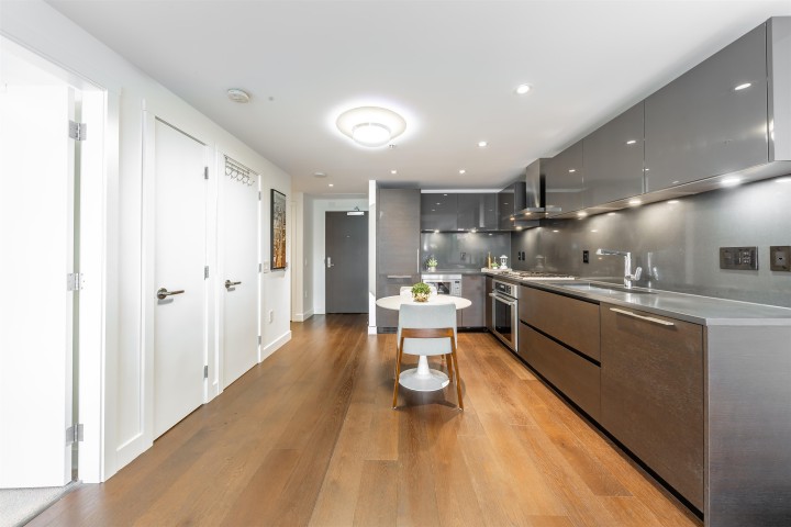 Photo 4 at 201 - 1561 W 57th Avenue, South Granville, Vancouver West